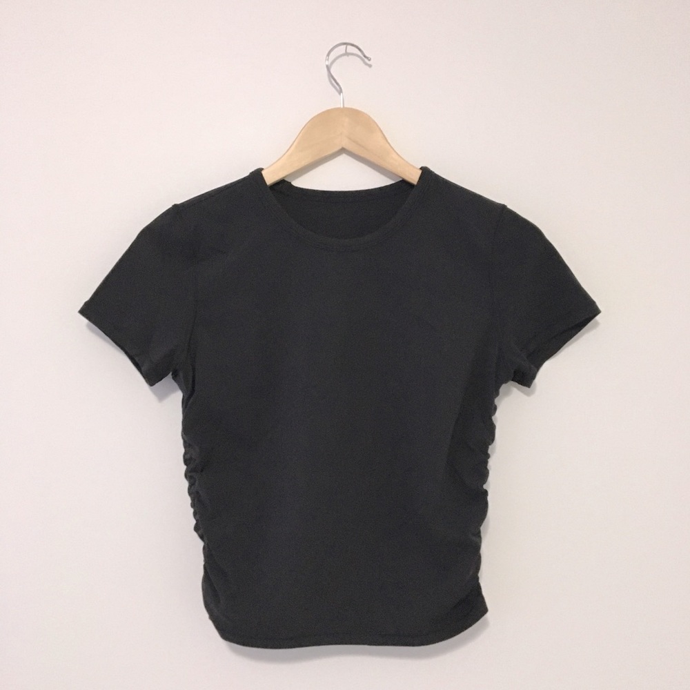 EUC Lululemon SS Ruched T-shirt Black Estimate Size 6